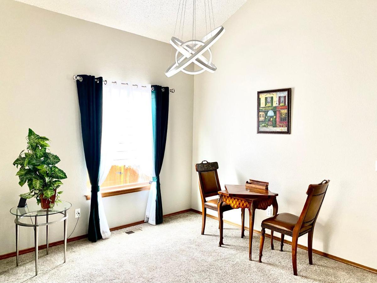 Artsy Home Close To Usafa With Fireplace And Patio Colorado Springs Buitenkant foto