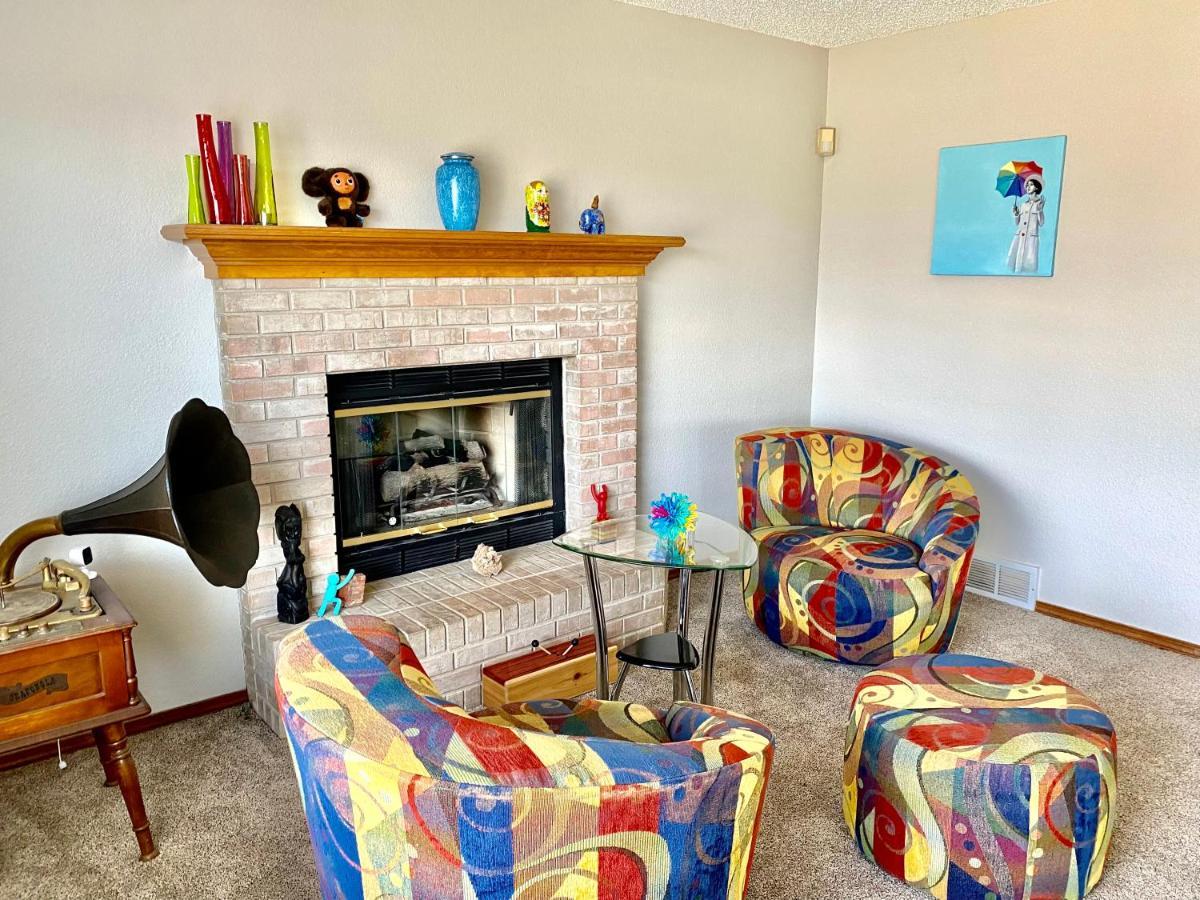 Artsy Home Close To Usafa With Fireplace And Patio Colorado Springs Buitenkant foto