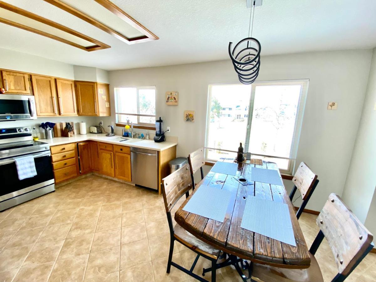 Artsy Home Close To Usafa With Fireplace And Patio Colorado Springs Buitenkant foto